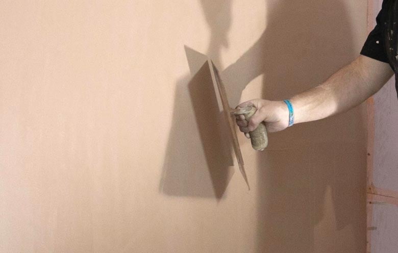 How long does it take to plaster a room?