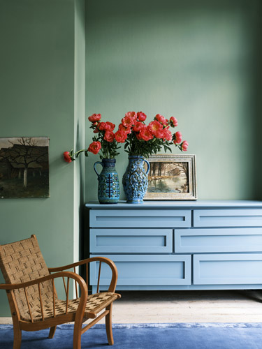 Green coloured interiors. Farrow & Ball Breakfast Room Green No.81. 